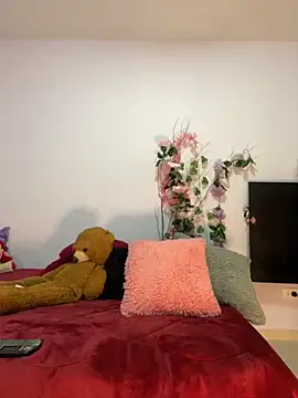 Snapshot of kymmgolden chatting on 09.10.25 kymmgolden online show from 09.10.25