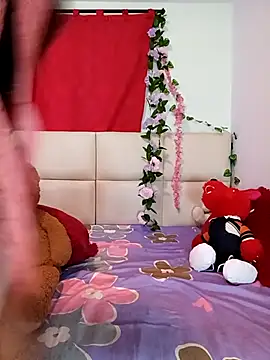 Snapshot of kymmgolden chatting on 03.25.26 kymmgolden online show from 03.25.26