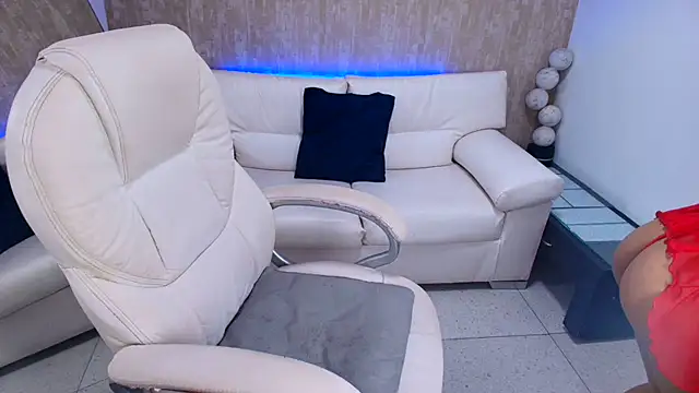 Snapshot of meggan_77 chatting on 03.12.25 meggan 77 online show from 03.12.25