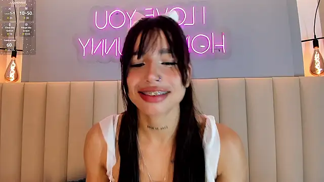 Snapshot of Torimonroe_ chatting on 02.14.26 Torimonroe online show from 02.14.26