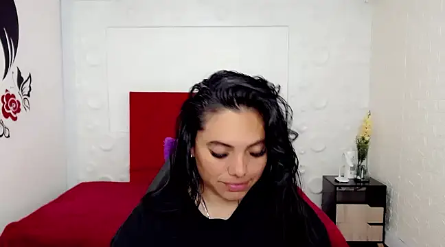 Snapshot of Scarlet_Magics chatting on 12.06.24 Scarlet Magics online show from 12.06.24