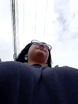 lara moon25 online show from 11.28.25