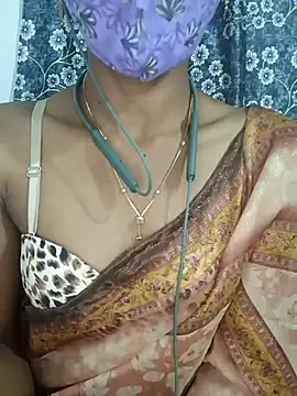 Snapshot of Miakhalifatamil chatting on 02.18.25 Miakhalifatamil online show from 02.18.25