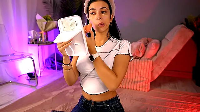 BetsyGonzale online show from 09.24.25