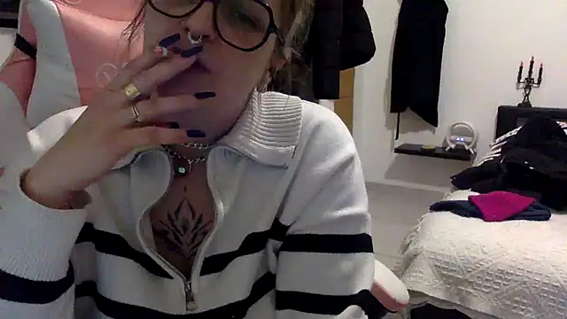 Snapshot of vanillesoumise chatting on 02.11.25 vanillesoumise online show from 02.11.25