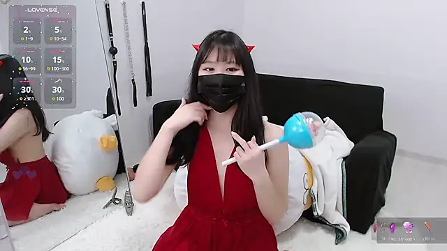 Snapshot of who_Lilly chatting on 03.14.25 who Lilly online show from 03.14.25