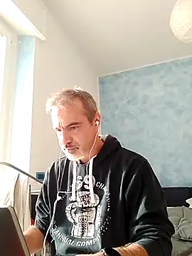 Snapshot of Marcolino183 chatting on 12.13.24 Marcolino183 online show from 12.13.24