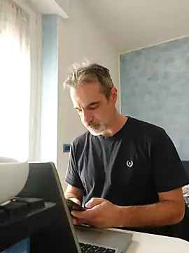 Snapshot of Marcolino183 chatting on 02.28.25 Marcolino183 online show from 02.28.25