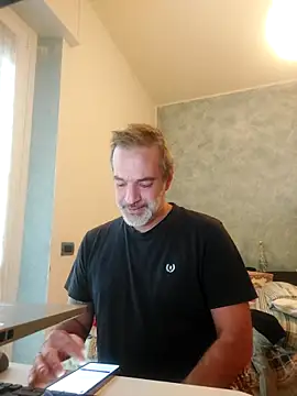 Snapshot of Marcolino183 chatting on 12.16.25 Marcolino183 online show from 12.16.25