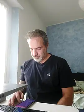 Snapshot of Marcolino183 chatting on 12.17.25 Marcolino183 online show from 12.17.25