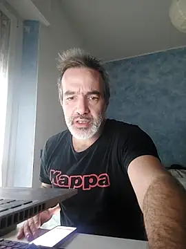 Snapshot of Marcolino183 chatting on 12.18.25 Marcolino183 online show from 12.18.25