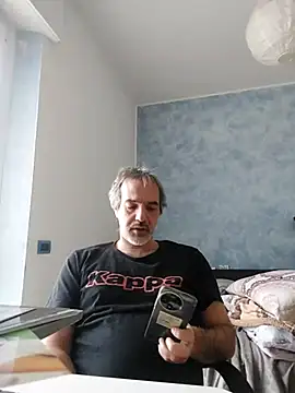 Snapshot of Marcolino183 chatting on 02.01.26 Marcolino183 online show from 02.01.26