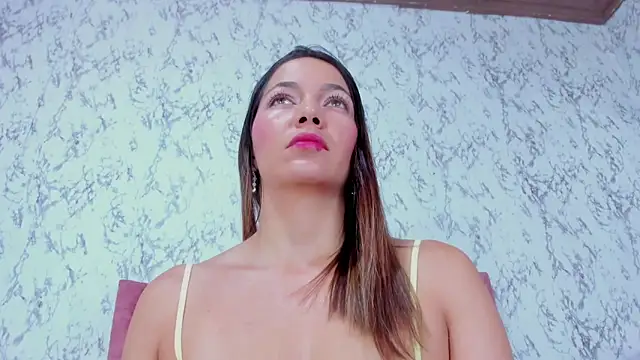 Mia Malkovaa  online show from 01.10.26