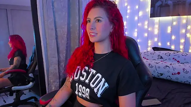 Sophiee Hill online show from 01.13.25