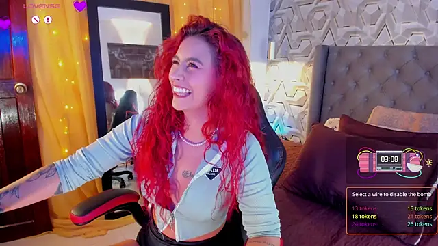 Sophiee Hill online show from 09.17.25