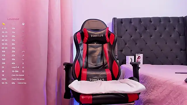 Snapshot of aronvillegas chatting on 12.06.24 aronvillegas online show from 12.06.24