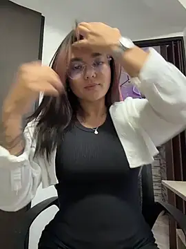 Snapshot of camianddanna chatting on 10.07.25 camianddanna online show from 10.07.25