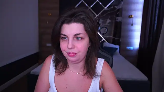 MirandaWong online show from 09.27.25