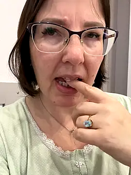 Snapshot of B_Bonya_m chatting on 09.27.25 B Bonya m online show from 09.27.25