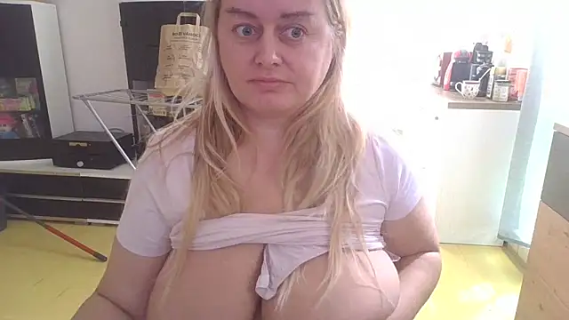 Meliss Official9 online show from 03.20.25