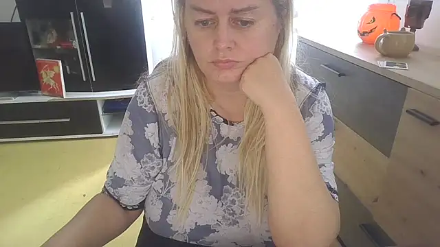 Meliss Official9 online show from 09.29.25