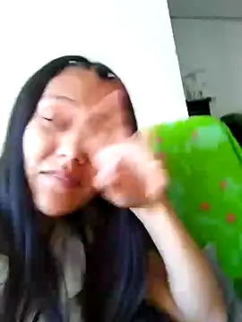 Snapshot of Catalehia_Milk chatting on 01.29.25 Catalehia Milk online show from 01.29.25