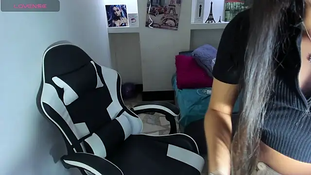 Snapshot of Catalehia_Milk chatting on 10.06.25 Catalehia Milk online show from 10.06.25