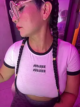 Hot beauty   online show from 03.20.26