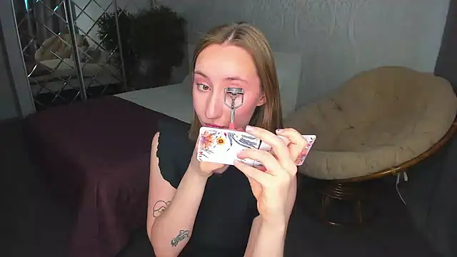 MelodyOfLovee online show from 12.24.24