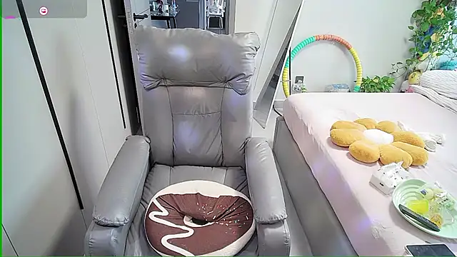 Xiaoyu-G online show from 09.12.25