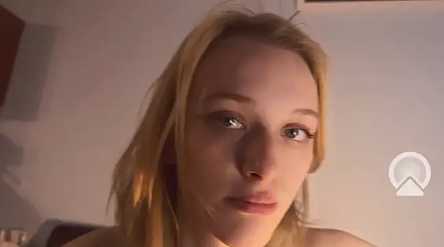 Evvie Summn1 online show from 12.10.24