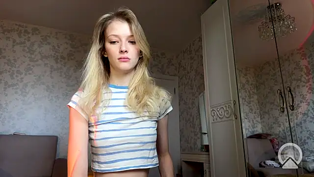 Evvie Summn1 online show from 09.12.25