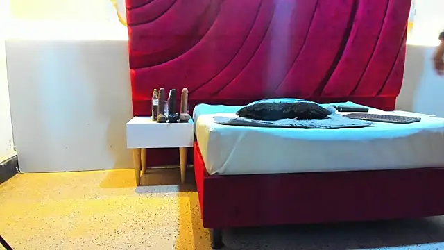 MAISE HILL1 online show from 09.17.25