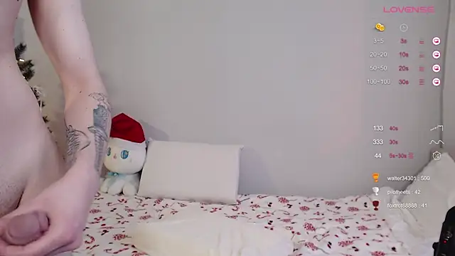 Snapshot of duomooncouple chatting on 12.30.24 duomooncouple online show from 12.30.24