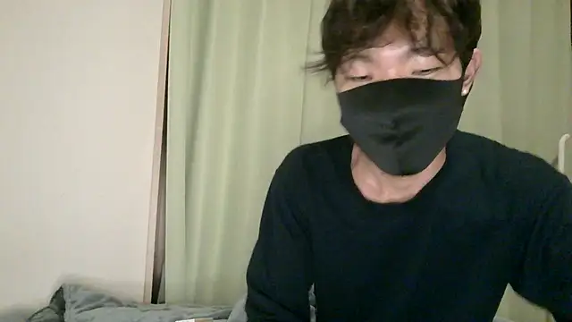 Snapshot of UKI06 chatting on 12.15.24 UKI06 online show from 12.15.24