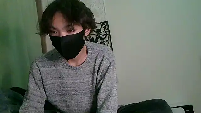 Snapshot of UKI06 chatting on 01.30.25 UKI06 online show from 01.30.25