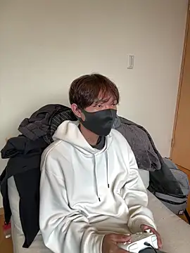 Snapshot of UKI06 chatting on 03.05.25 UKI06 online show from 03.05.25