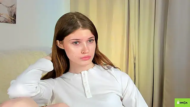 Snapshot of Hello_Vivienne chatting on 12.08.24 Hello Vivienne online show from 12.08.24