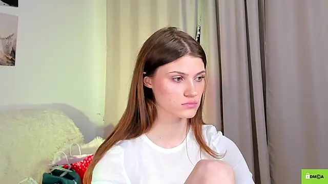 Snapshot of Hello_Vivienne chatting on 12.13.24 Hello Vivienne online show from 12.13.24