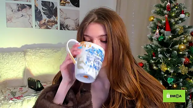 Snapshot of Hello_Vivienne chatting on 01.10.25 Hello Vivienne online show from 01.10.25