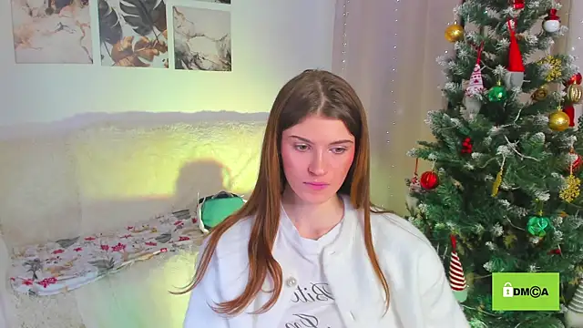 Snapshot of Hello_Vivienne chatting on 01.13.25 Hello Vivienne online show from 01.13.25