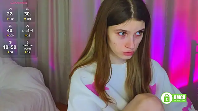 Snapshot of Hello_Vivienne chatting on 03.13.25 Hello Vivienne online show from 03.13.25