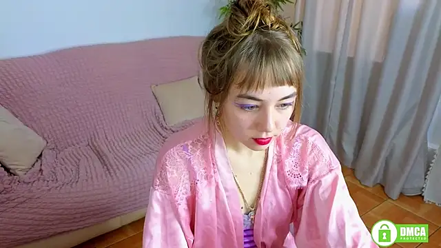 Snapshot of Hello_Vivienne chatting on 09.11.25 Hello Vivienne online show from 09.11.25