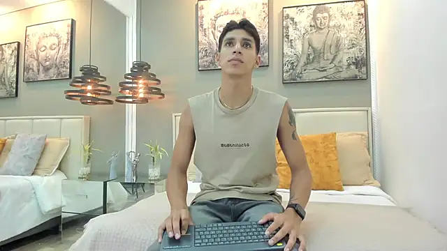 Snapshot of kieran_derek chatting on 12.15.25 kieran derek online show from 12.15.25