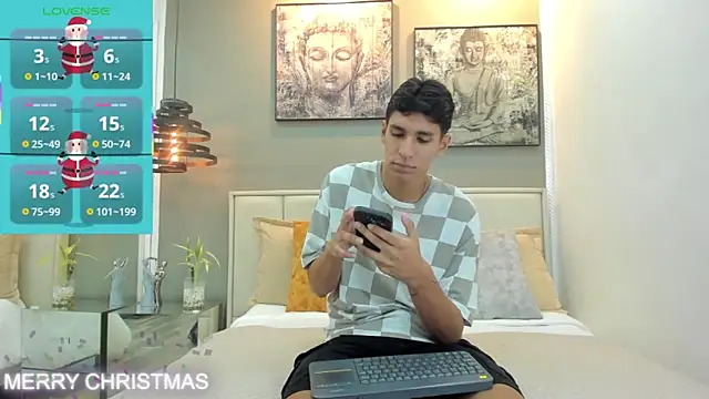 Snapshot of kieran_derek chatting on 12.18.25 kieran derek online show from 12.18.25