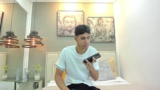 Snapshot of kieran_derek chatting on 12.21.25 kieran derek online show from 12.21.25