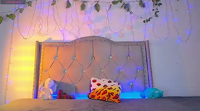 Snapshot of daimond_01 chatting on 02.24.25 daimond 01 online show from 02.24.25