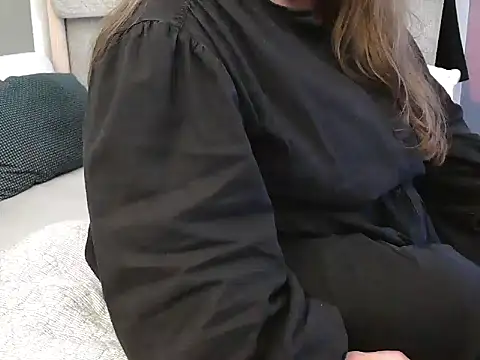 MarthaBriest online show from 02.10.25