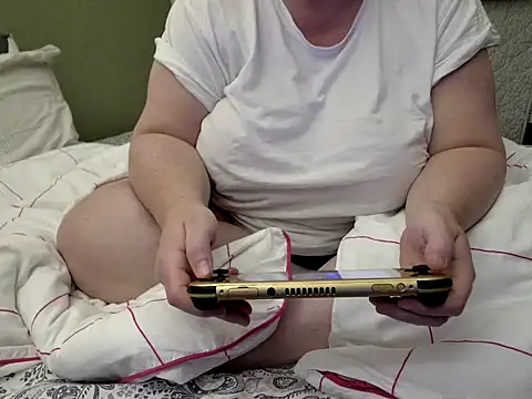 MarthaBriest online show from 11.02.25