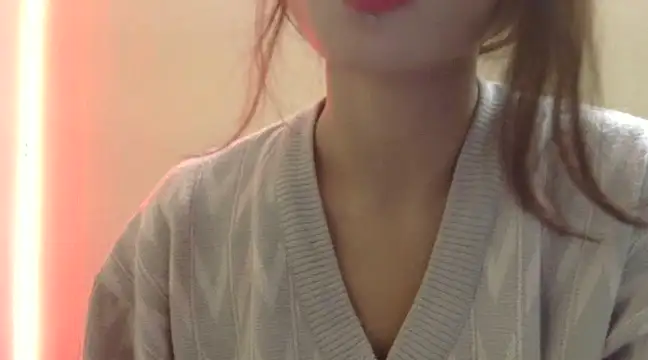 Snapshot of Tiny_lusty chatting on 12.17.24 Tiny lusty online show from 12.17.24